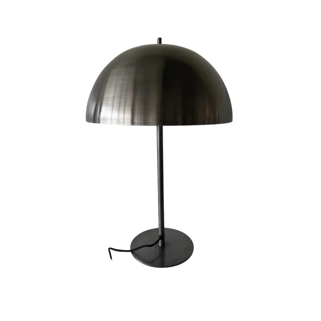 nastolna_lampa_osvetlenie_metal