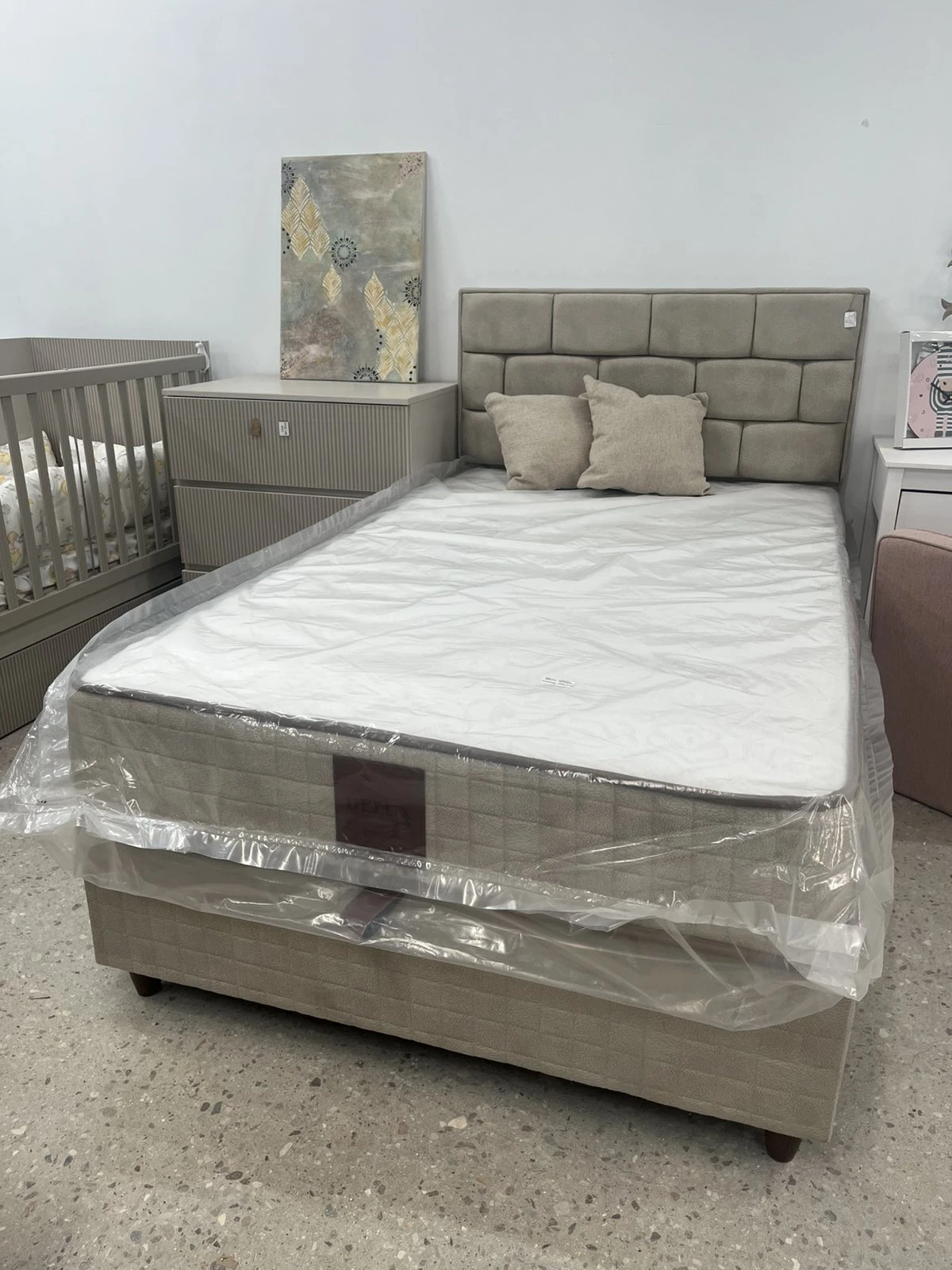 tapicirano_leglo_spalnya_mebel_3